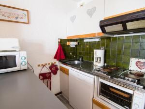 Studio cabine 4 pers avec balcon, TV et Wifi - FR-1-263-13