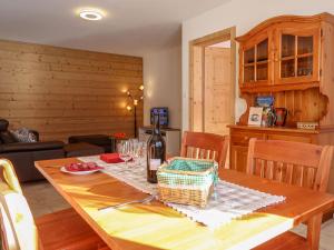 Apartment Chalet Molignon by Interhome