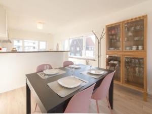 Apartment De Zeegloed duplex with parking by Interhome