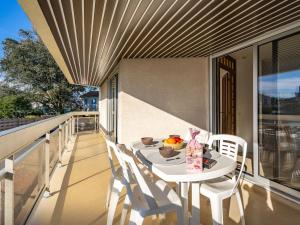 Apartment La Fregate-8 by Interhome