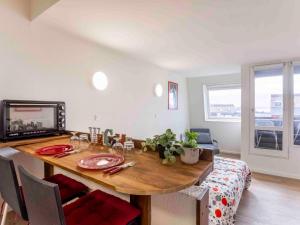 Studio Les Marinas-14 by Interhome