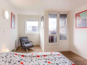 Studio Les Marinas-14 by Interhome