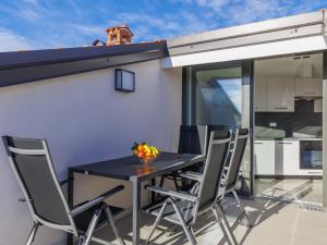 Apartment Villa Galici-3 by Interhome