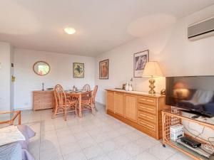 Apartment Le Consul-2 by Interhome