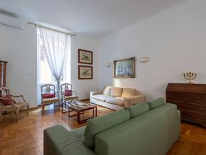 Apartment Virgilio by Interhome