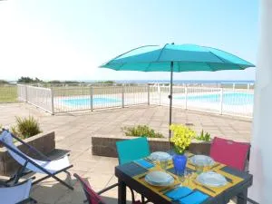 Ty Trugar T2 classé 3 étoiles face à l'océan piscine tennis - Le Fort-Bloqué