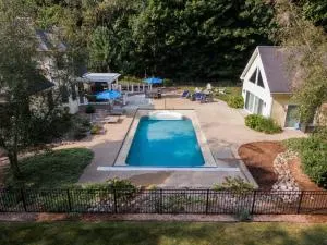 Woodland Paradise - Three Oaks