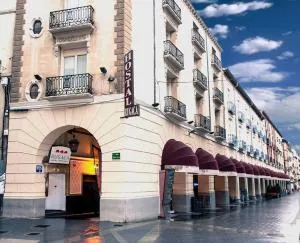 鲁加卡旅馆 - 韦斯卡