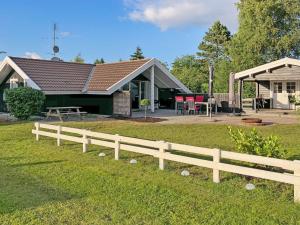 Holiday Home Analine - 1km from the sea by Interhome