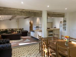 Maisons de vacances Grand Gite Cabanes de Fallot (19 personnes) : photos des chambres