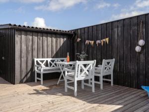 Holiday Home Aleksi - 500m from the sea in Western Jutland by Interhome