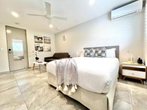 6Stu Hastings Street Studio