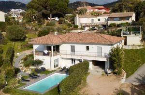 Maisons de vacances Villa piscine vue mer : photos des chambres