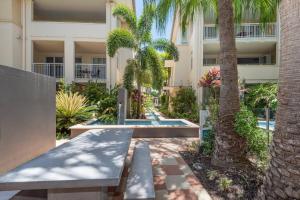 231 Lovely North Facing 2 Bedroom metres to Main Beach