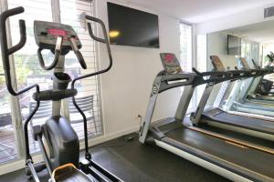 8401 Modern 2 Bedroom Apartment with Ocean Glimpses