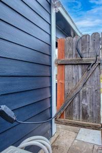 4BR Victorian Walk to UC Davis & Shriner Med Cen