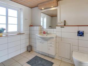 Holiday Home Øvli - 3-8km from the sea in Western Jutland by Interhome