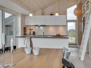 Holiday Home Marjorie - 400m from the sea by Interhome
