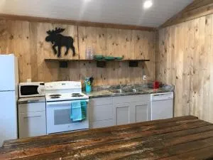 Family Cabin Unit 8 - Rea