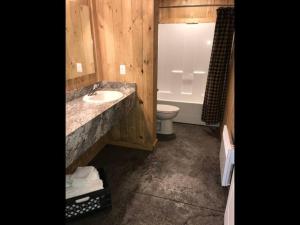 Family Cabin Unit 7