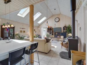 Holiday Home Thorth - 1-3km from the sea by Interhome