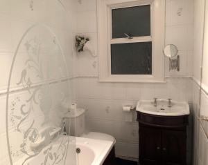 Budget Triple Room in Attic (Shared Bathroom)  room in Lyttleton Lodge
