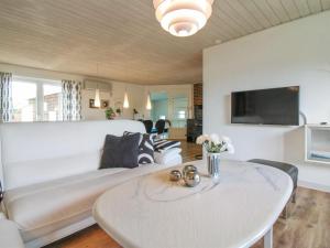 Holiday Home Gunny - 500m to the inlet in Western Jutland by Interhome