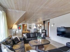 Holiday Home Partenij - 1km from the sea by Interhome