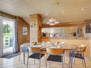 Holiday Home Svane - 1-2km from the sea in Western Jutland by Interhome