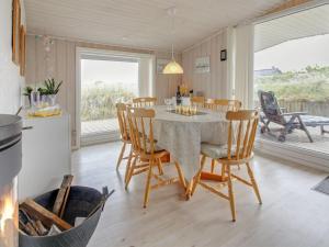 Holiday Home Laurens - from the sea in Western Jutland by Interhome