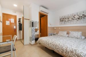 Standard Twin Room room in Hostal House