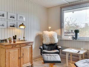 Holiday Home Ursel - 800m from the sea by Interhome