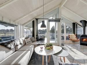 Holiday Home Cyrill - 250m to the inlet by Interhome