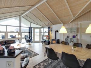 Holiday Home Sylta - from the sea by Interhome