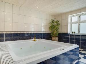 Apartment Eini - 4-5km from the sea by Interhome