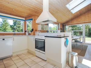 Holiday Home Heggi - 900m from the sea by Interhome