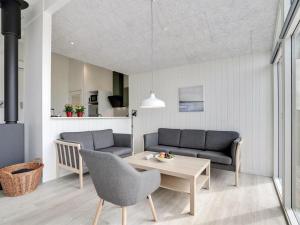 Holiday Home Raakel - 950m from the sea by Interhome