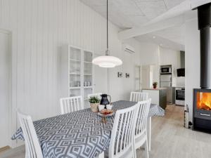 Holiday Home Raakel - 950m from the sea by Interhome