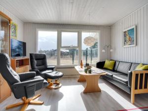 Holiday Home Matis - 650m from the sea by Interhome