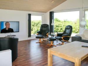 Holiday Home Bengta - 200m from the sea in NW Jutland by Interhome