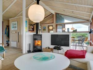 Holiday Home Danica - 175m from the sea in NW Jutland by Interhome