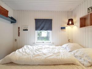 Holiday Home Baarde - 350m from the sea by Interhome