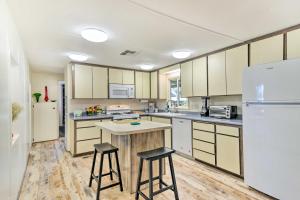 Walk to Trailhead Sedona Escape with Mtn Views!