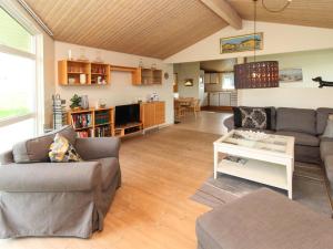 Holiday Home Hilka - 75m from the sea in NW Jutland by Interhome