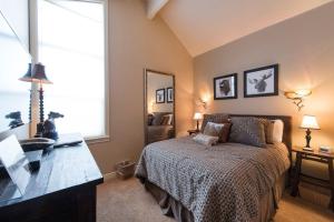 Three Kings Condominiums