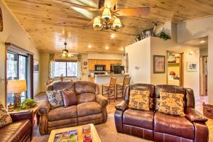 3 Mi to Fool Hollow Lake Romantic Show Low Cabin