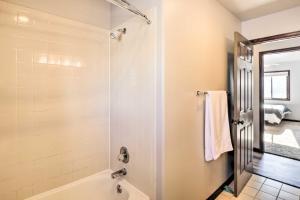 Spacious Fairplay Cabin with Views about 21 Mi to Breck!