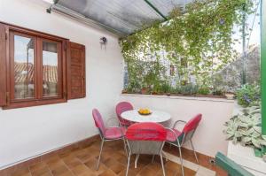 Apartment and Room Ivica 