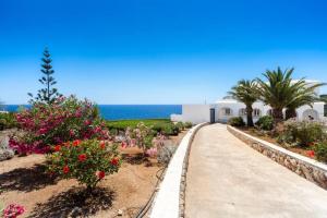 Es Macar, heated pool & sea views