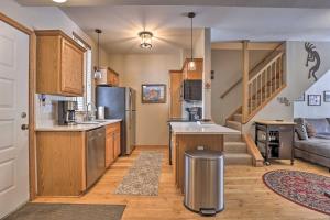 Pet-Friendly Fraser Condo w Community Hot Tub